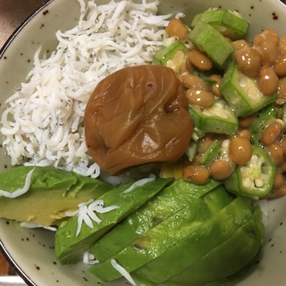 アボカドとネバネバのサッパリ簡単丼